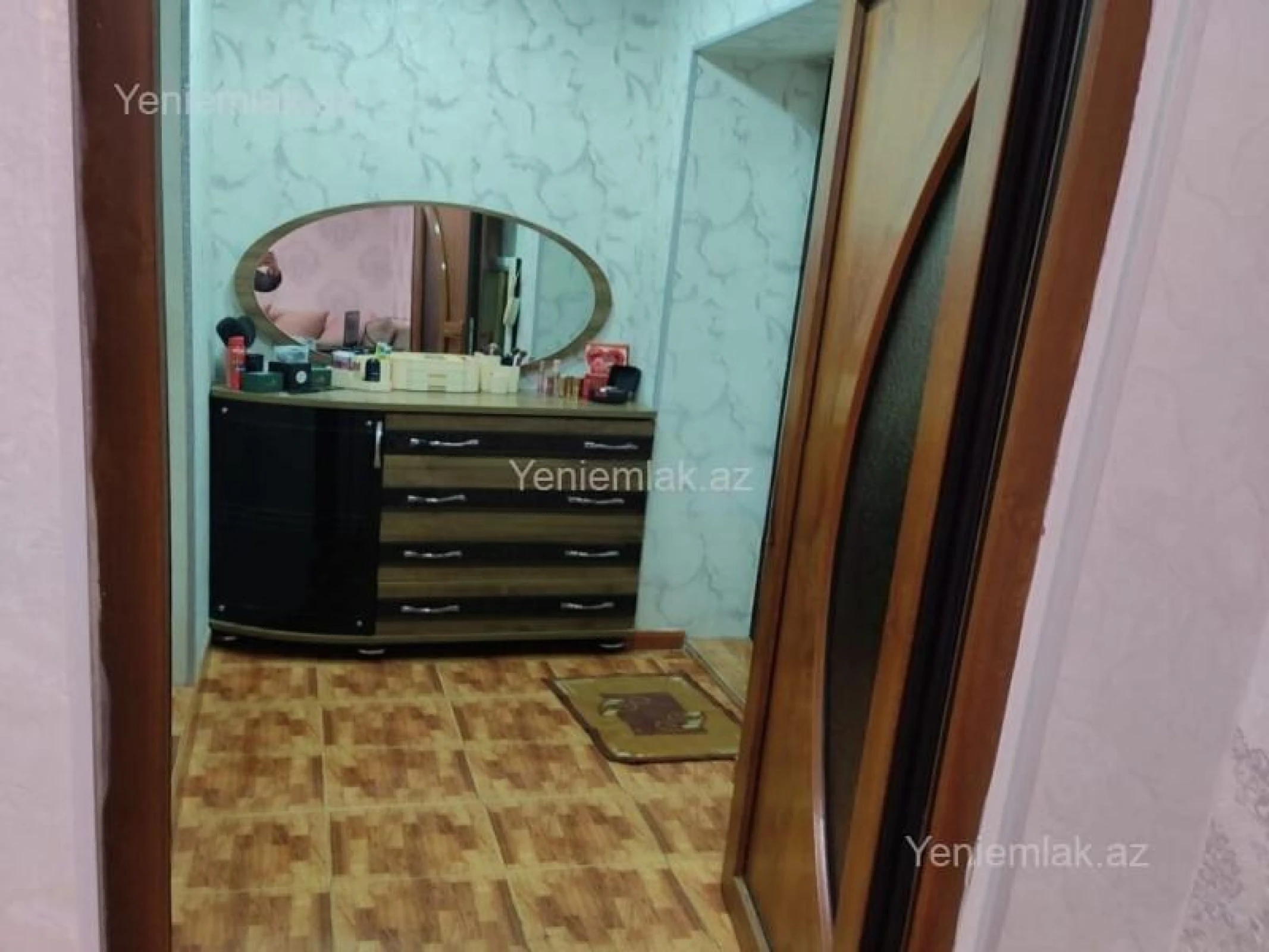 Satılır 2 otaqlı köhnə tikili 50 m²