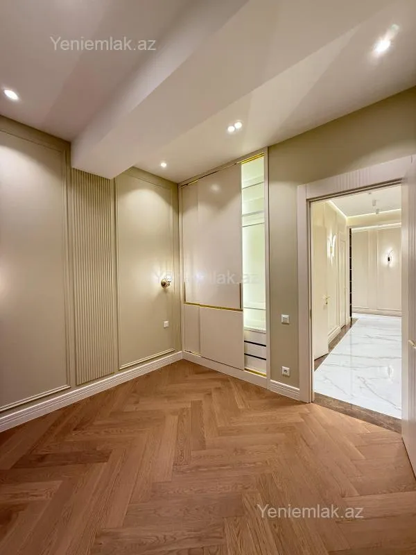 Satılır 3 otaqlı yeni tikili 85 m²