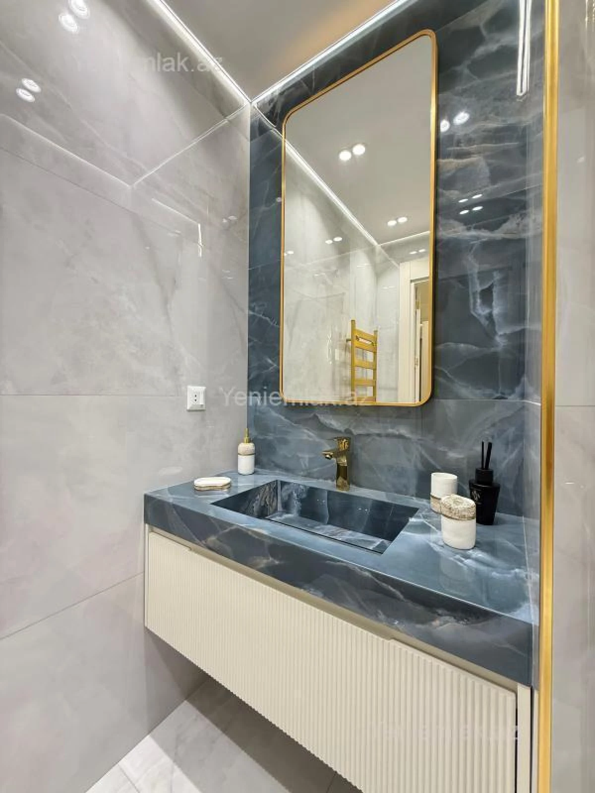 Satılır 3 otaqlı yeni tikili 85 m²