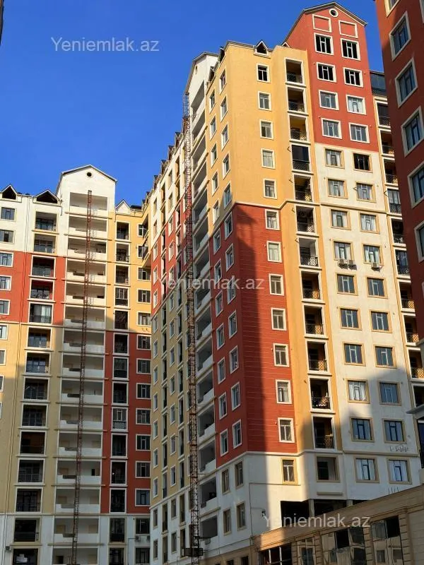 Satılır 3 otaqlı yeni tikili 85 m²