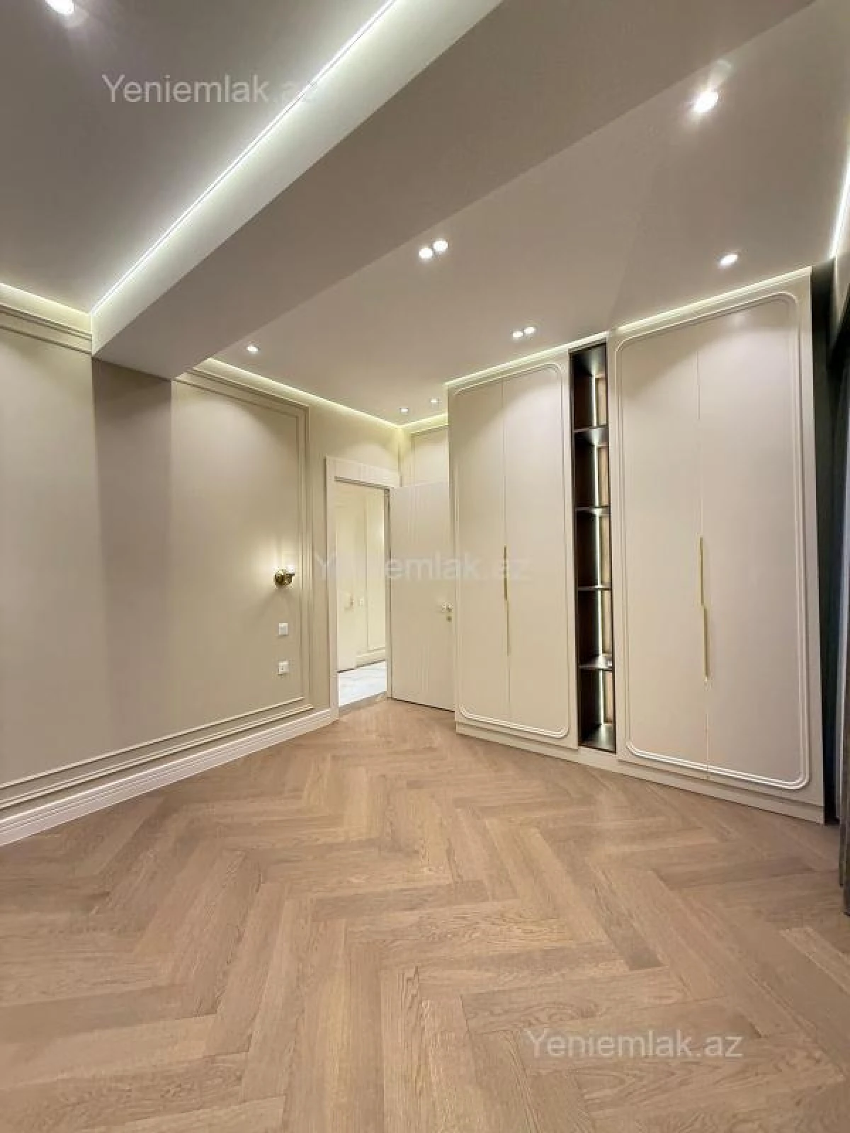Satılır 3 otaqlı yeni tikili 85 m²