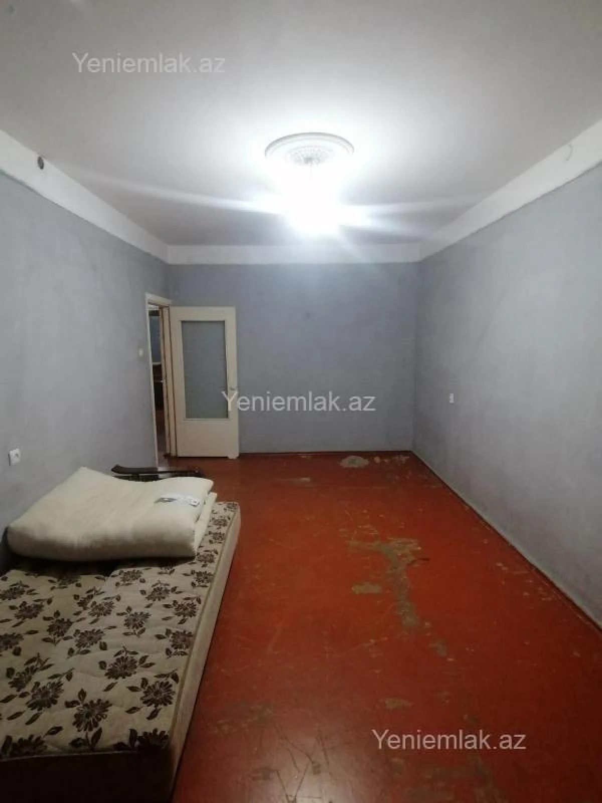 Satılır 2 otaqlı köhnə tikili 65 m²