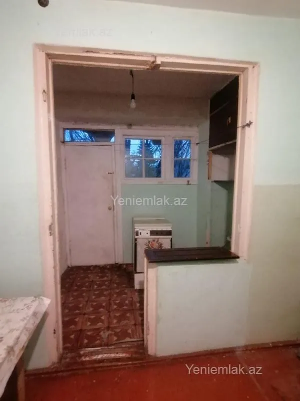 Satılır 2 otaqlı köhnə tikili 65 m²