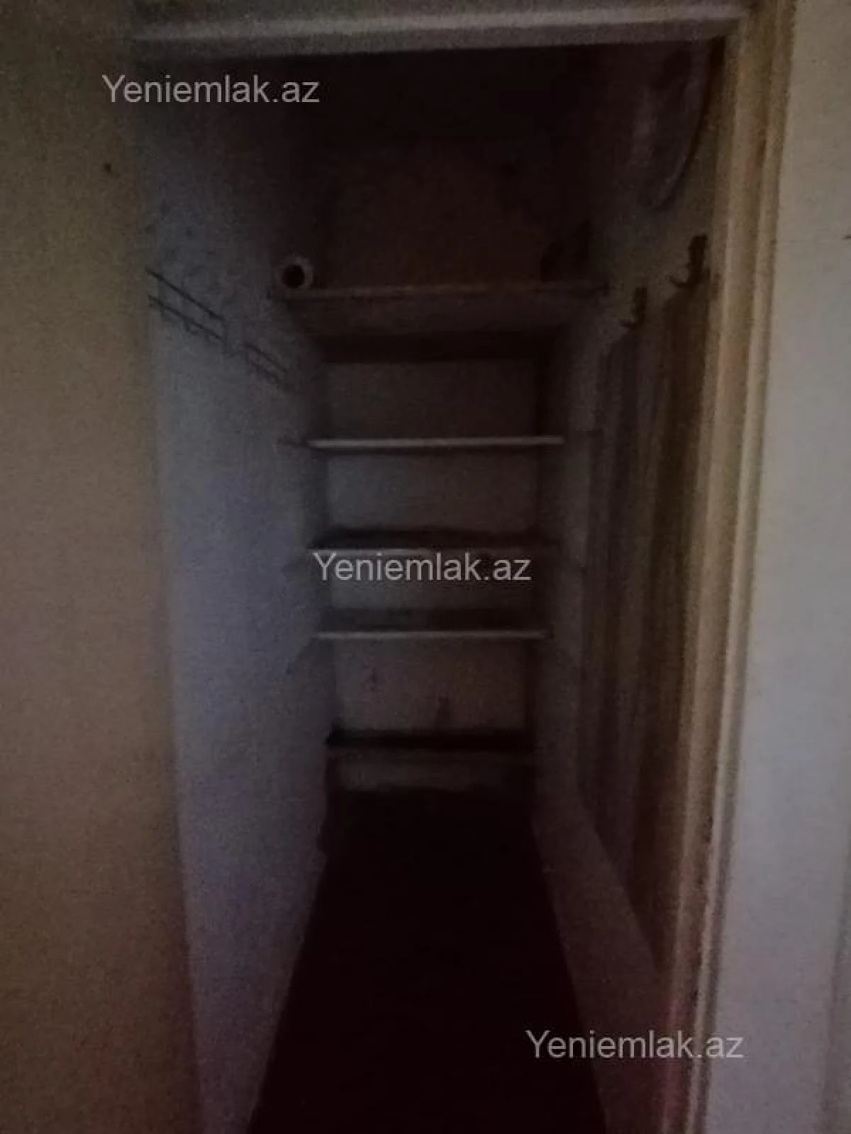Satılır 2 otaqlı köhnə tikili 65 m²