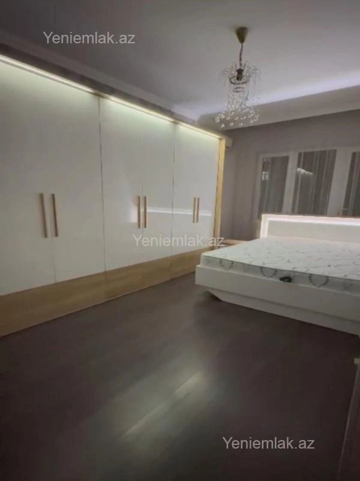 Satılır 4 otaqlı köhnə tikili 100 m²