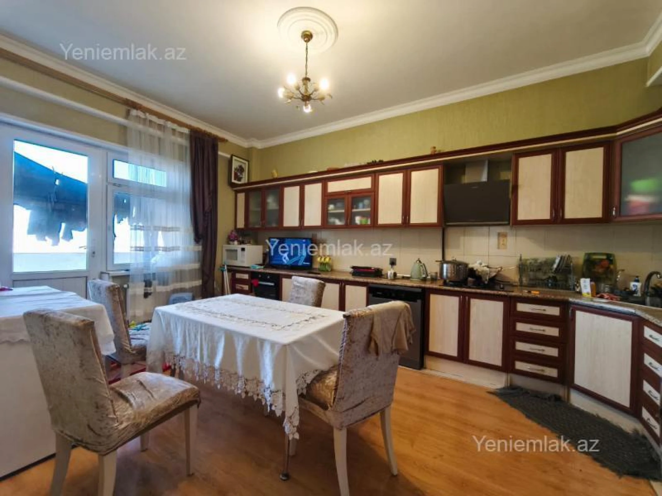 Satılır 3 otaqlı yeni tikili 158 m²