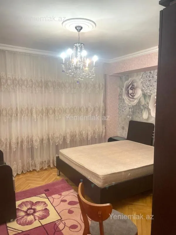 Satılır 2 otaqlı köhnə tikili 65 m²