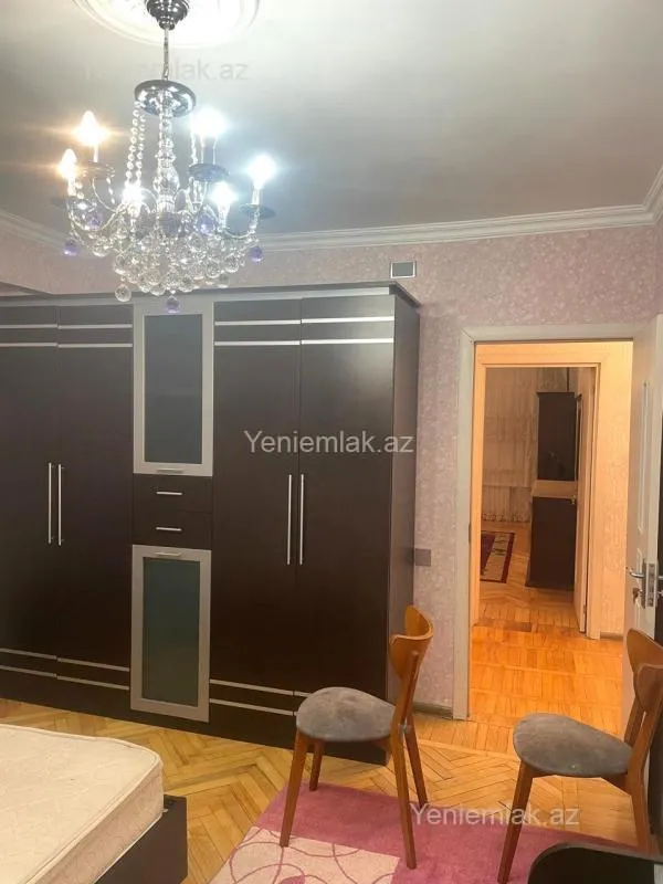 Satılır 2 otaqlı köhnə tikili 65 m²