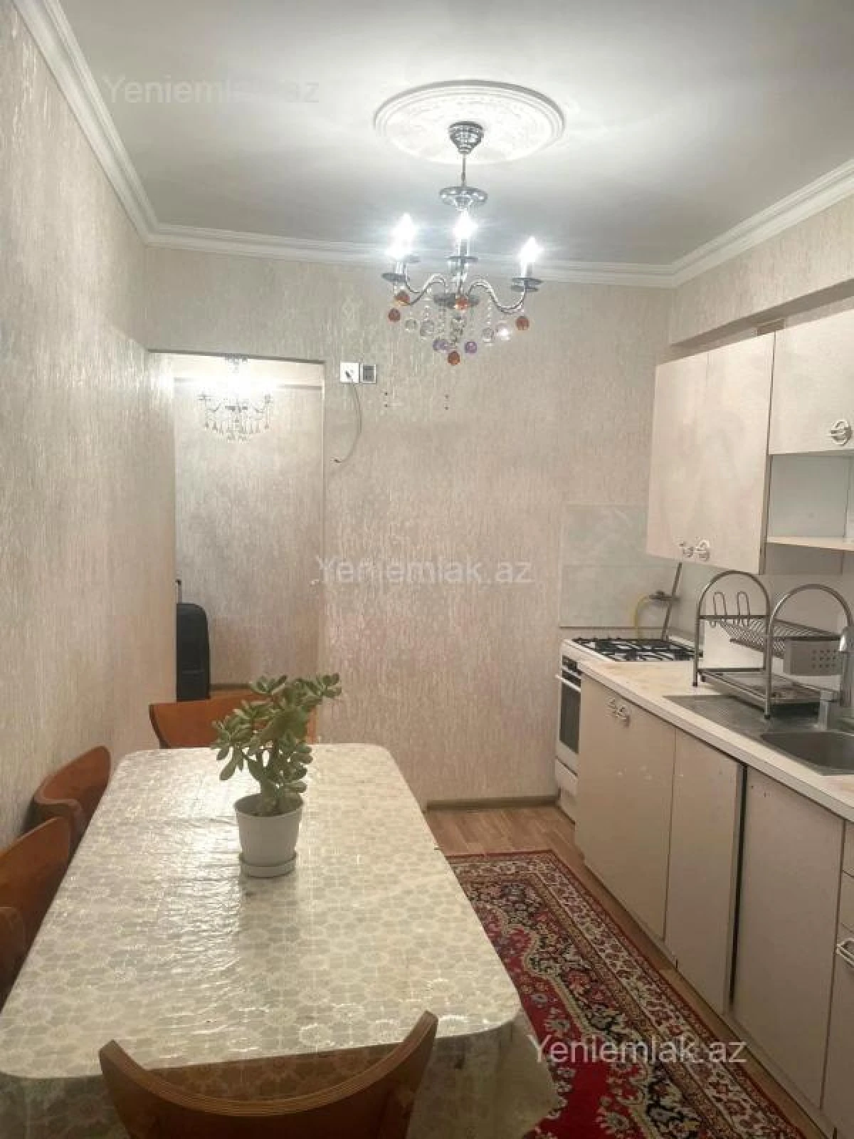 Satılır 2 otaqlı köhnə tikili 65 m²