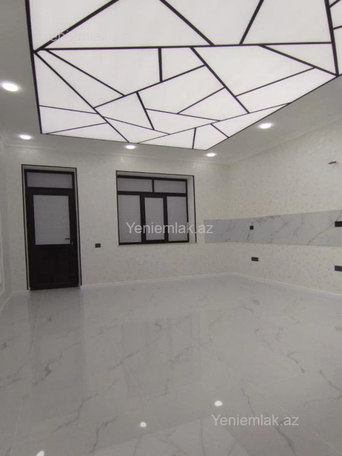 Satılır 6 otaqlı həyət evi 330 m²