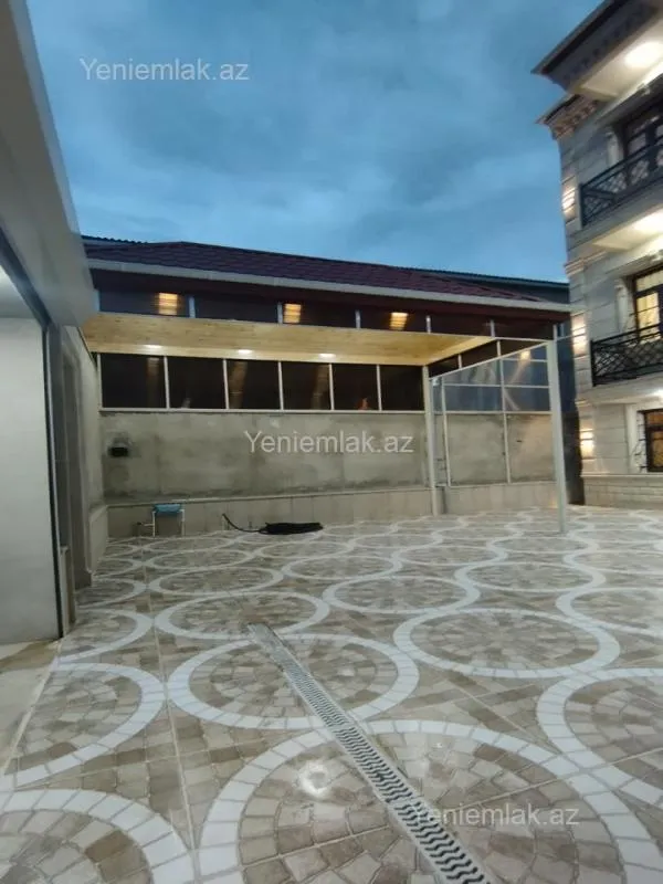 Satılır 6 otaqlı həyət evi 330 m²