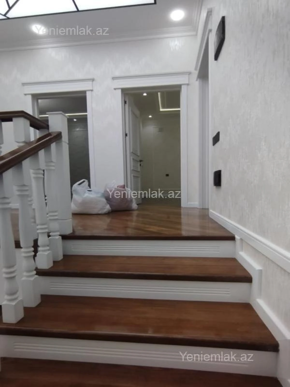 Satılır 6 otaqlı həyət evi 330 m²