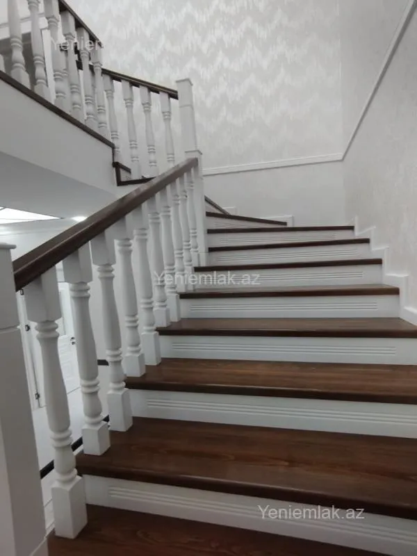 Satılır 6 otaqlı həyət evi 330 m²