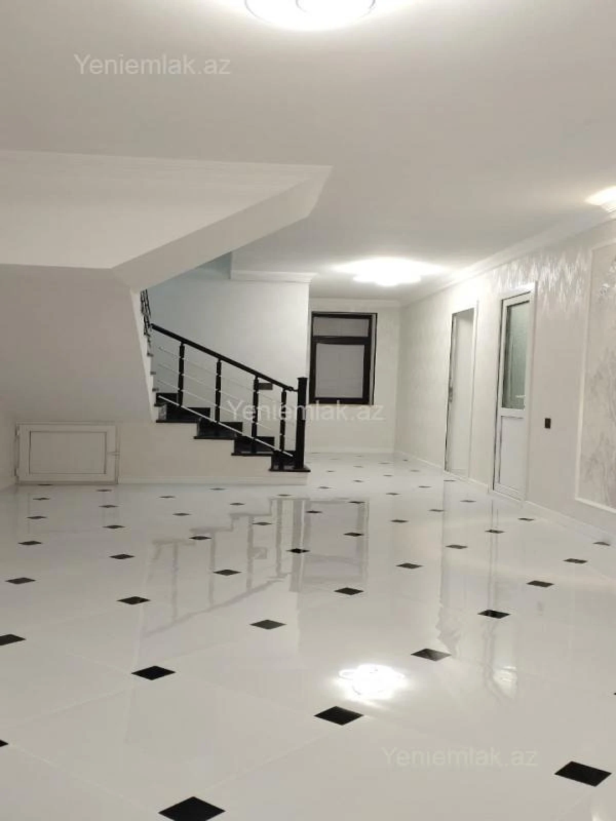 Satılır 6 otaqlı həyət evi 330 m²