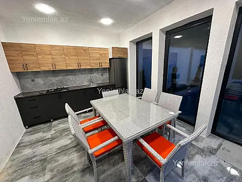 Satılır 4 otaqlı həyət evi 270 m²