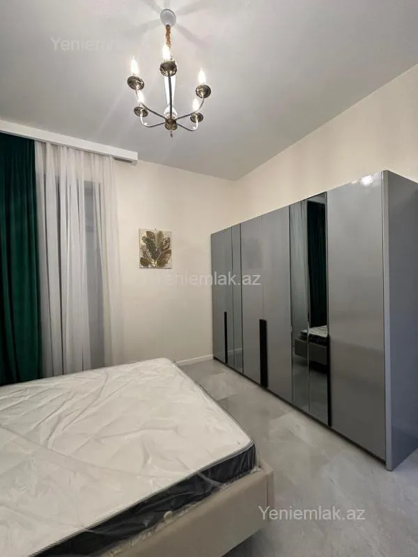 Satılır 4 otaqlı həyət evi 270 m²