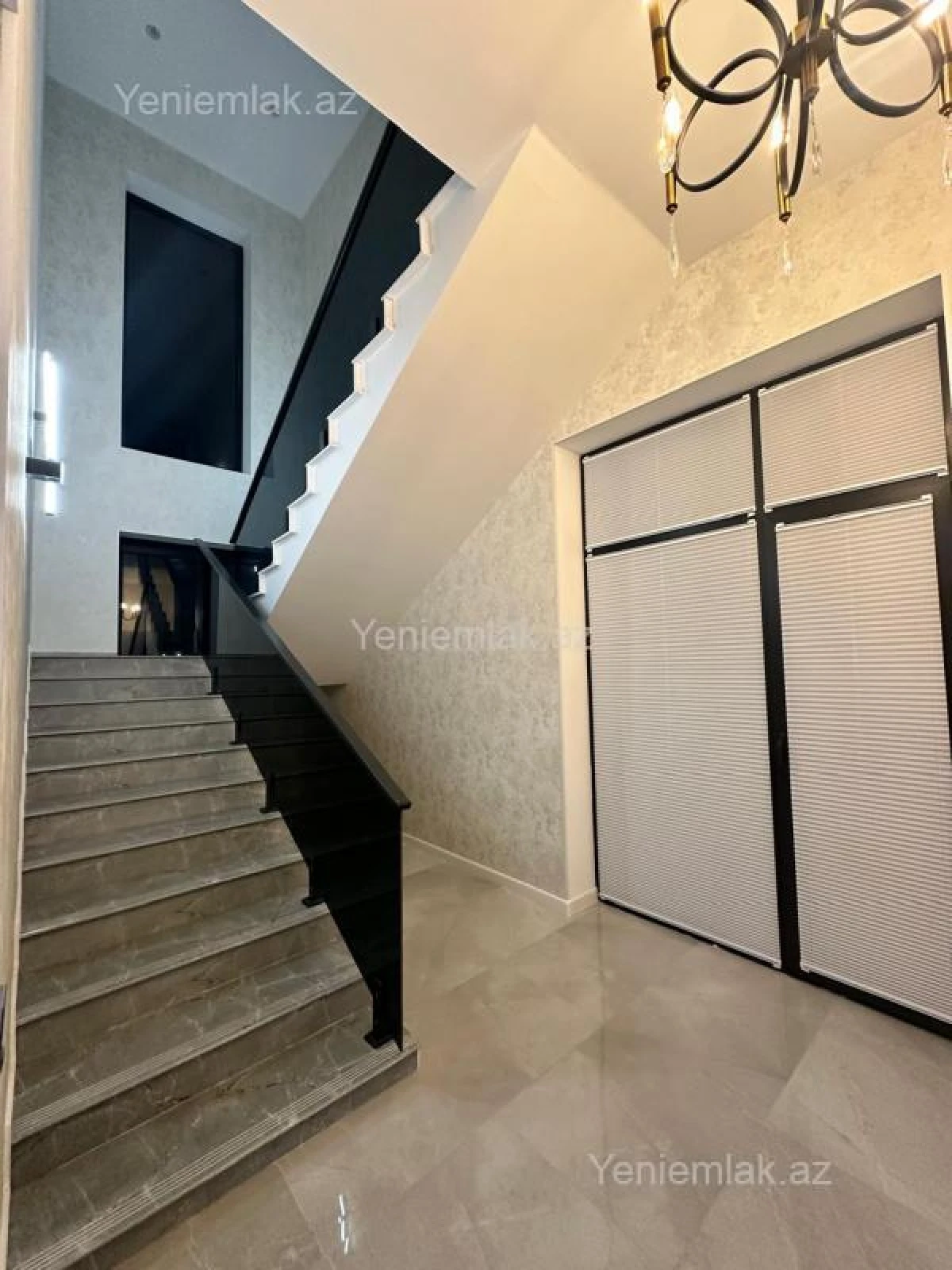Satılır 4 otaqlı həyət evi 270 m²
