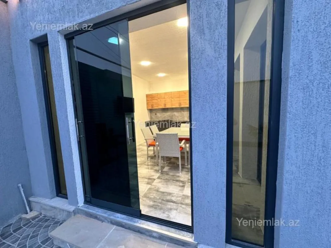 Satılır 4 otaqlı həyət evi 270 m²