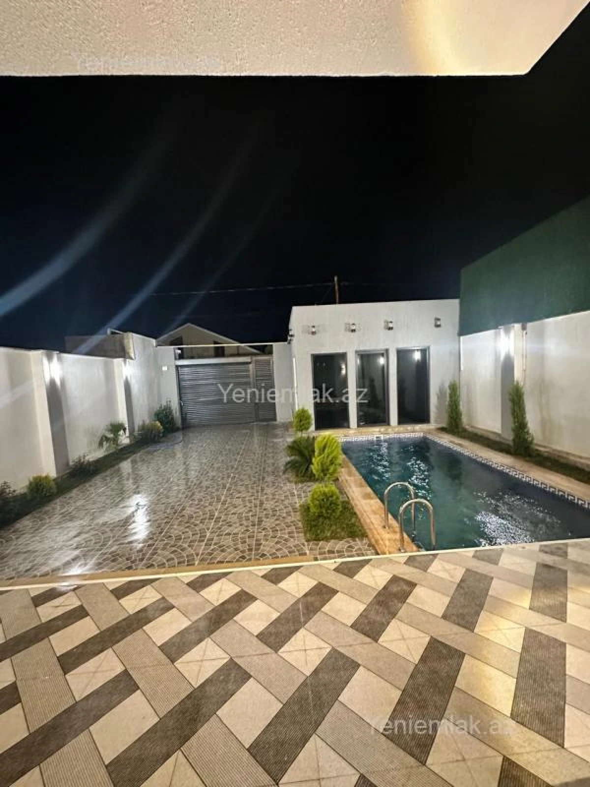 Satılır 4 otaqlı həyət evi 270 m²