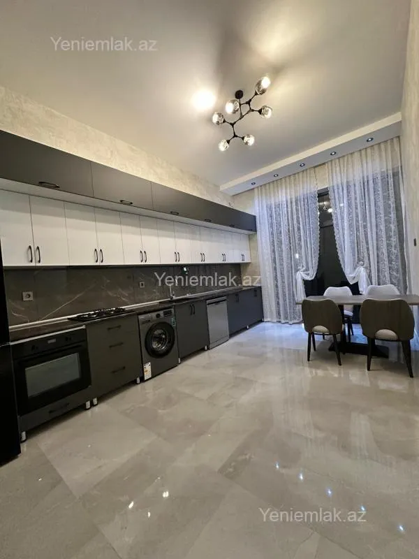 Satılır 4 otaqlı həyət evi 270 m²