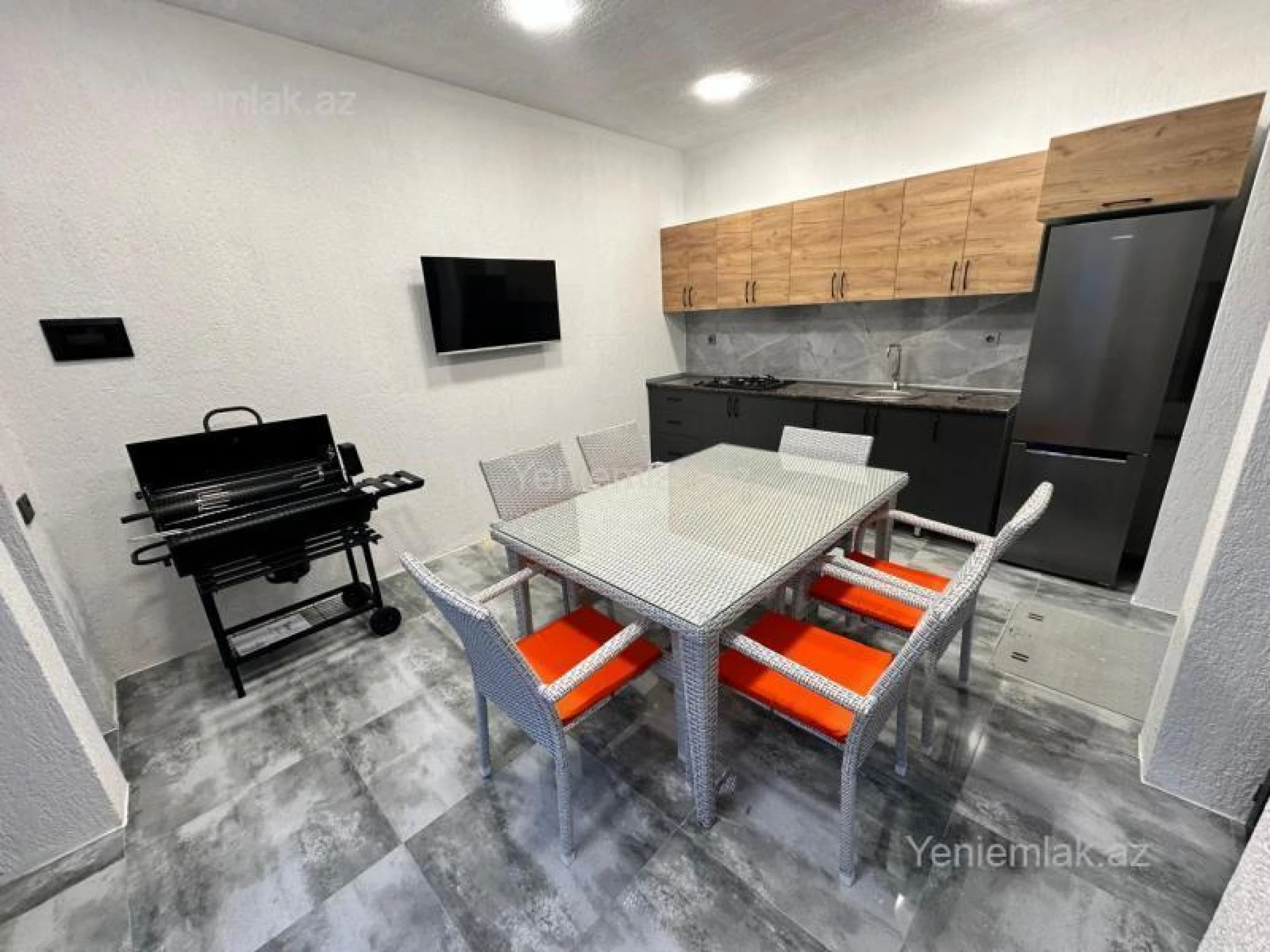 Satılır 4 otaqlı həyət evi 270 m²