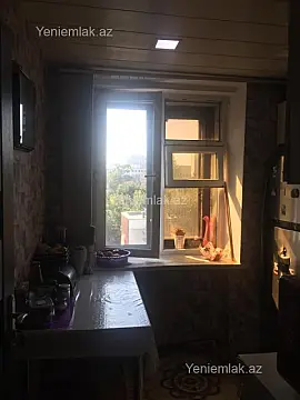 Satılır 3 otaqlı köhnə tikili 90 m²