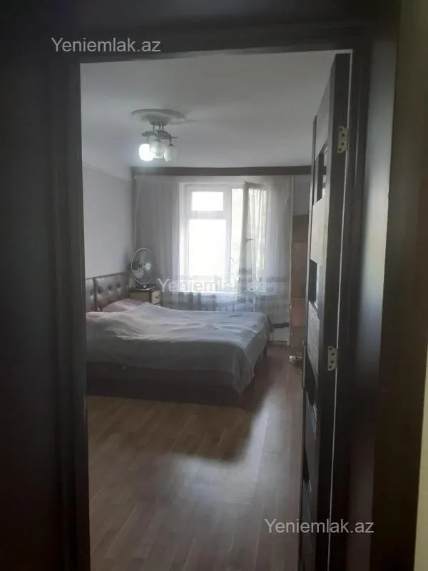 Satılır 3 otaqlı köhnə tikili 90 m²