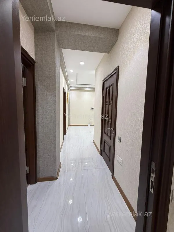 Satılır 3 otaqlı yeni tikili 90 m²