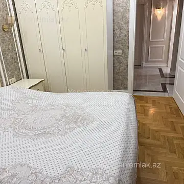 Satılır 3 otaqlı köhnə tikili 100 m²