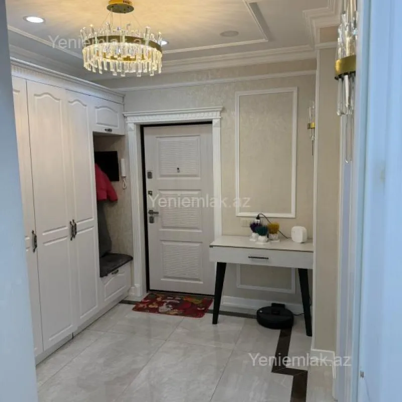 Satılır 3 otaqlı köhnə tikili 100 m²