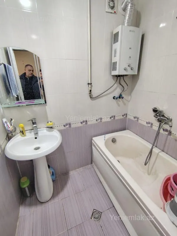 Satılır 4 otaqlı köhnə tikili 95 m²