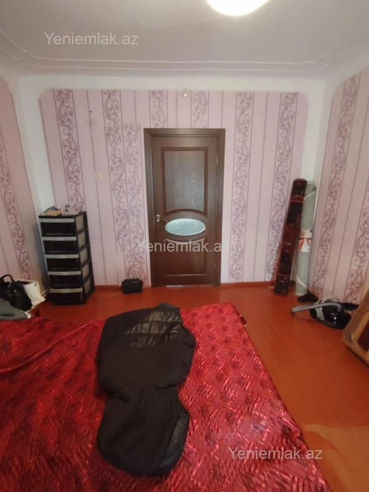 Satılır 4 otaqlı köhnə tikili 95 m²