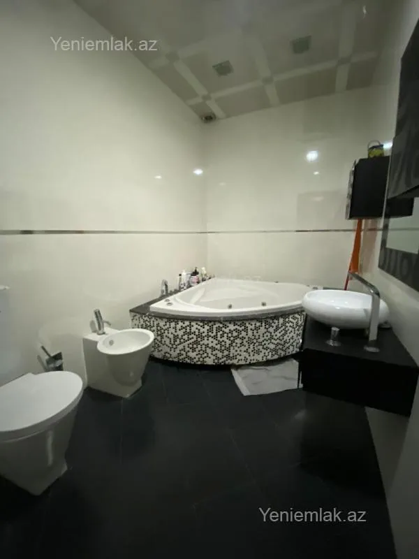 Satılır 4 otaqlı yeni tikili 165 m²