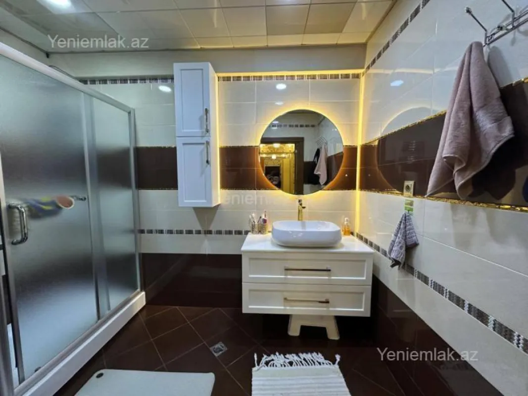 Satılır 3 otaqlı yeni tikili 130 m²