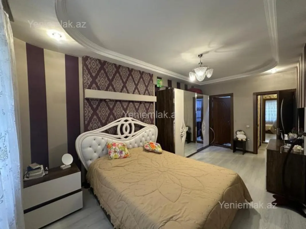 Satılır 3 otaqlı yeni tikili 130 m²
