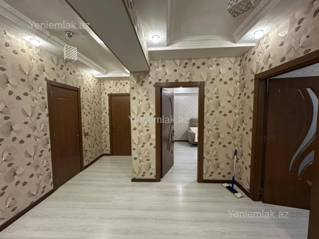 Satılır 3 otaqlı yeni tikili 130 m²