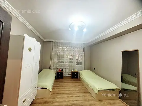 Satılır 3 otaqlı köhnə tikili 82 m²