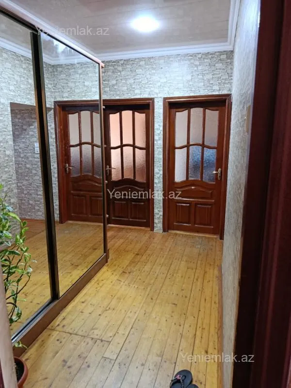 Satılır 3 otaqlı köhnə tikili 80 m²