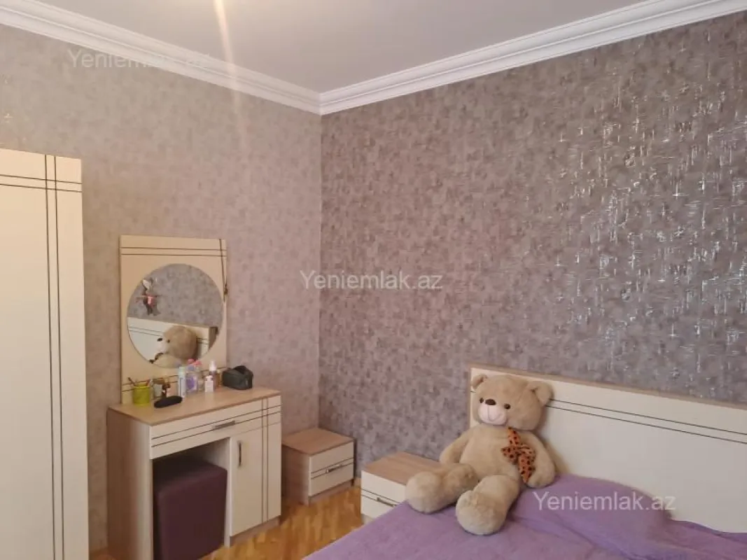 Satılır 6 otaqlı həyət evi 180 m²