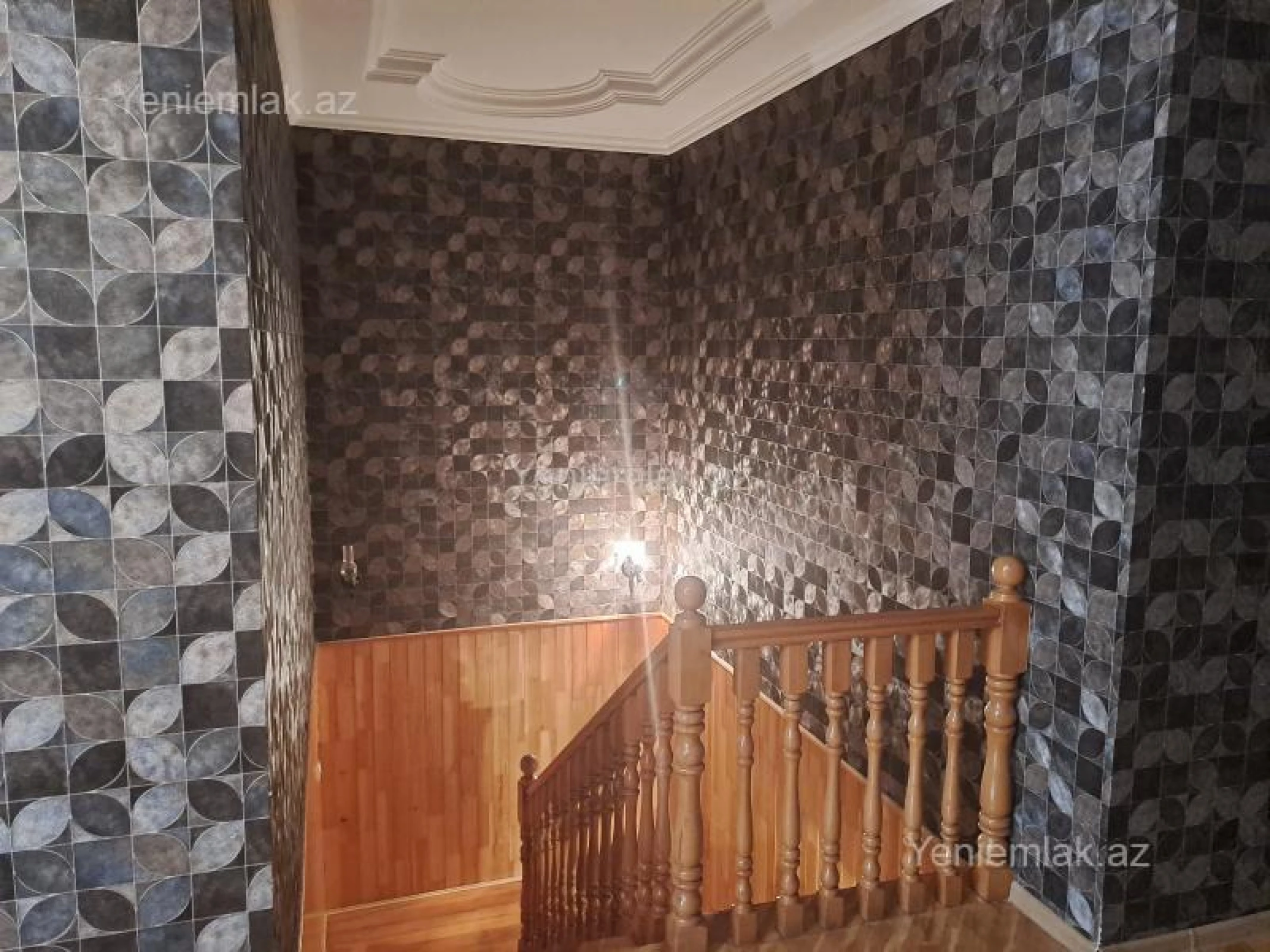 Satılır 6 otaqlı həyət evi 180 m²