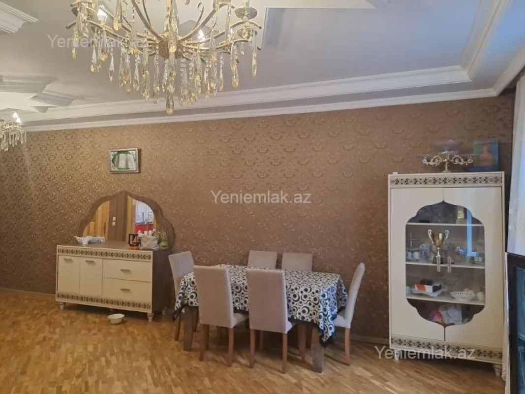 Satılır 6 otaqlı həyət evi 180 m²