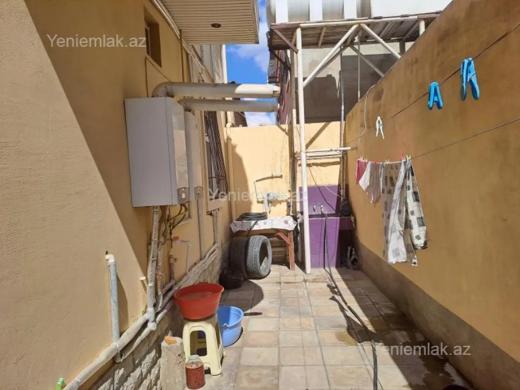 Satılır 6 otaqlı həyət evi 180 m²