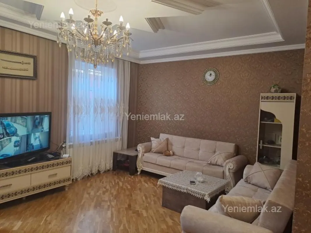 Satılır 6 otaqlı həyət evi 180 m²