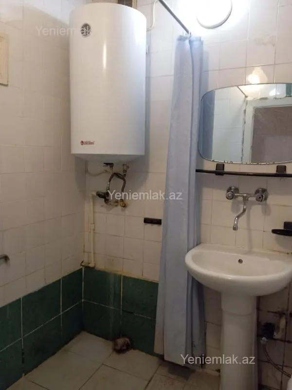 Satılır 1 otaqlı köhnə tikili 33 m²