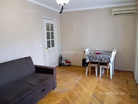 Satılır 1 otaqlı köhnə tikili 33 m²
