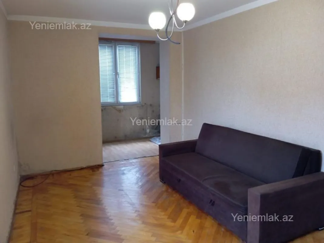 Satılır 1 otaqlı köhnə tikili 33 m²