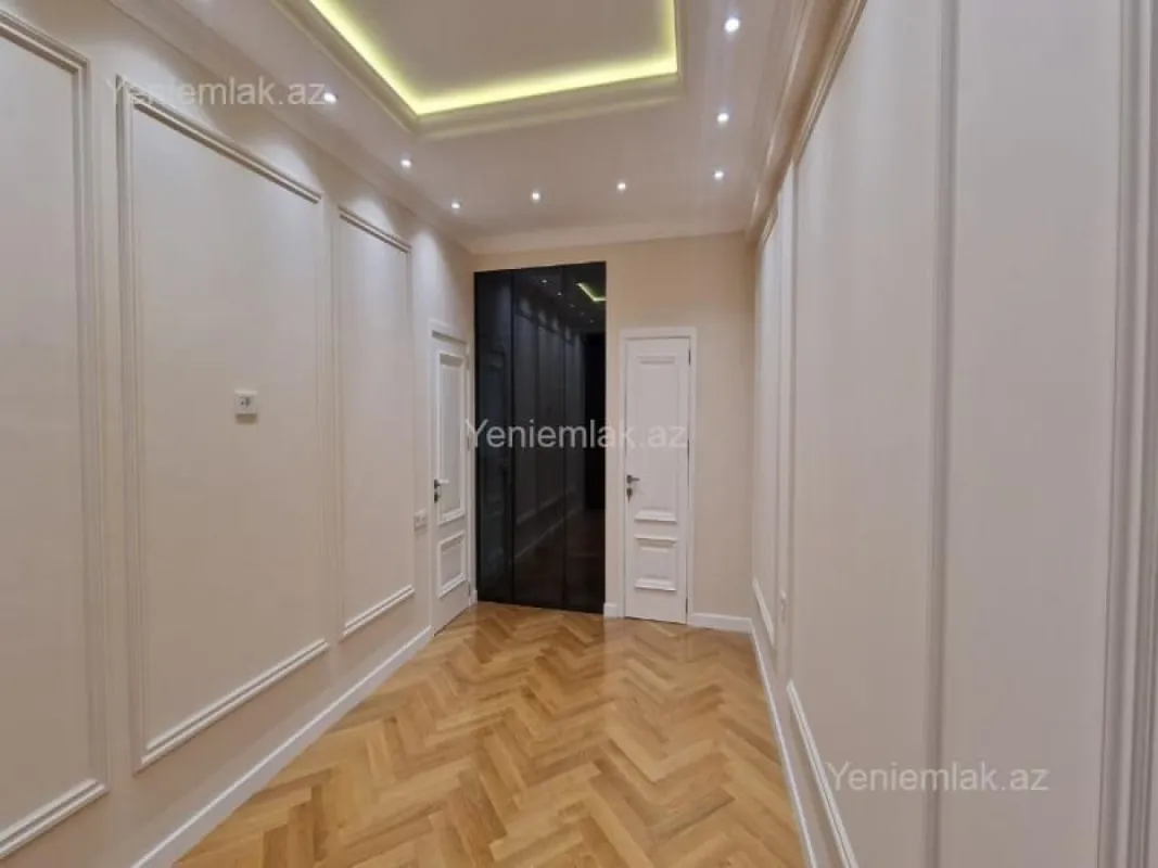 Satılır 3 otaqlı yeni tikili 134 m²