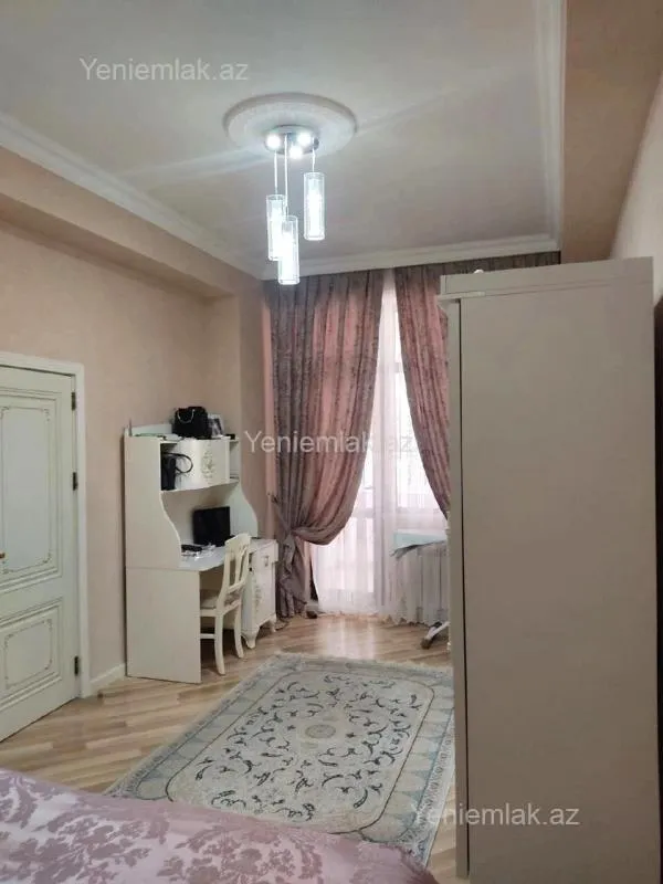 Satılır 3 otaqlı yeni tikili 140 m²