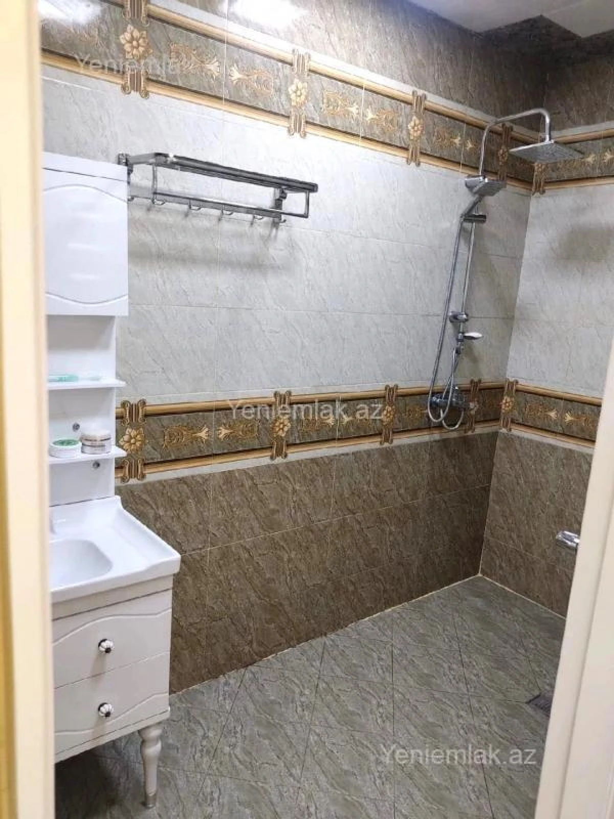 Satılır 3 otaqlı yeni tikili 140 m²