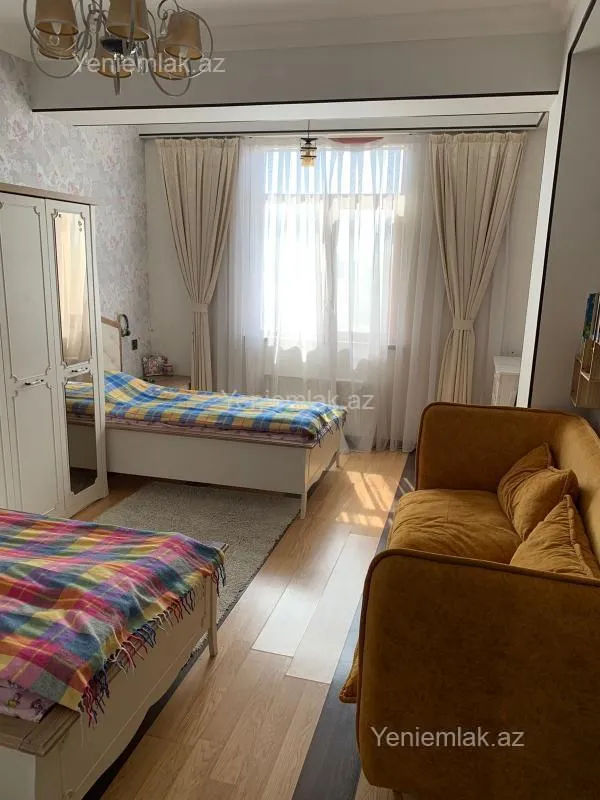 Satılır 3 otaqlı yeni tikili 120 m²